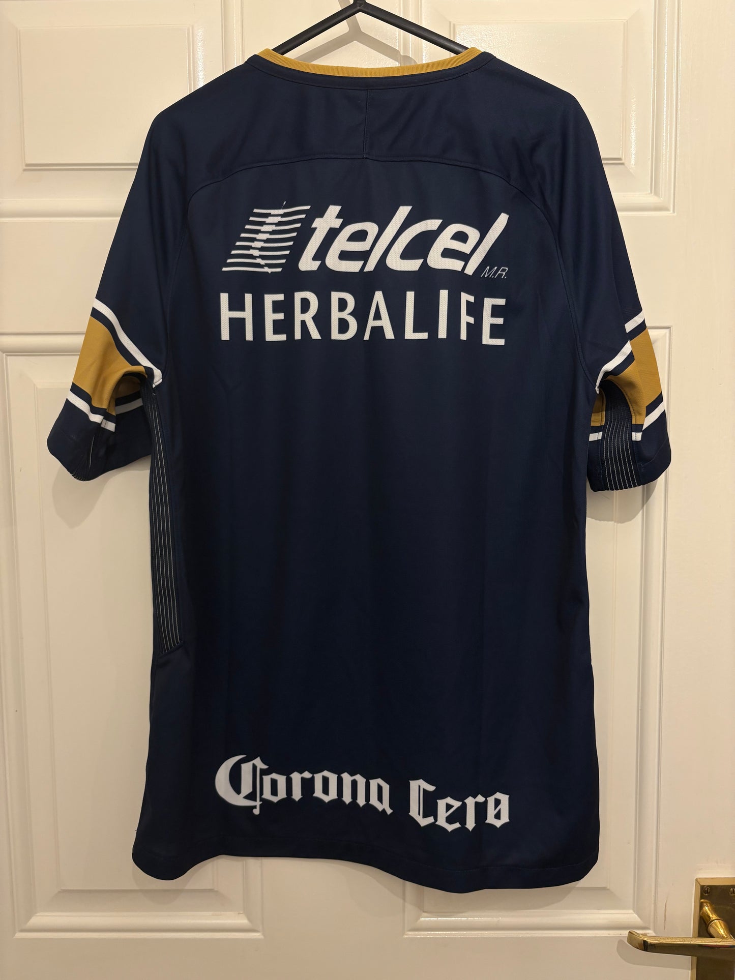 Nike Pumas UNAM 2017/2018 Home Shirt (M)