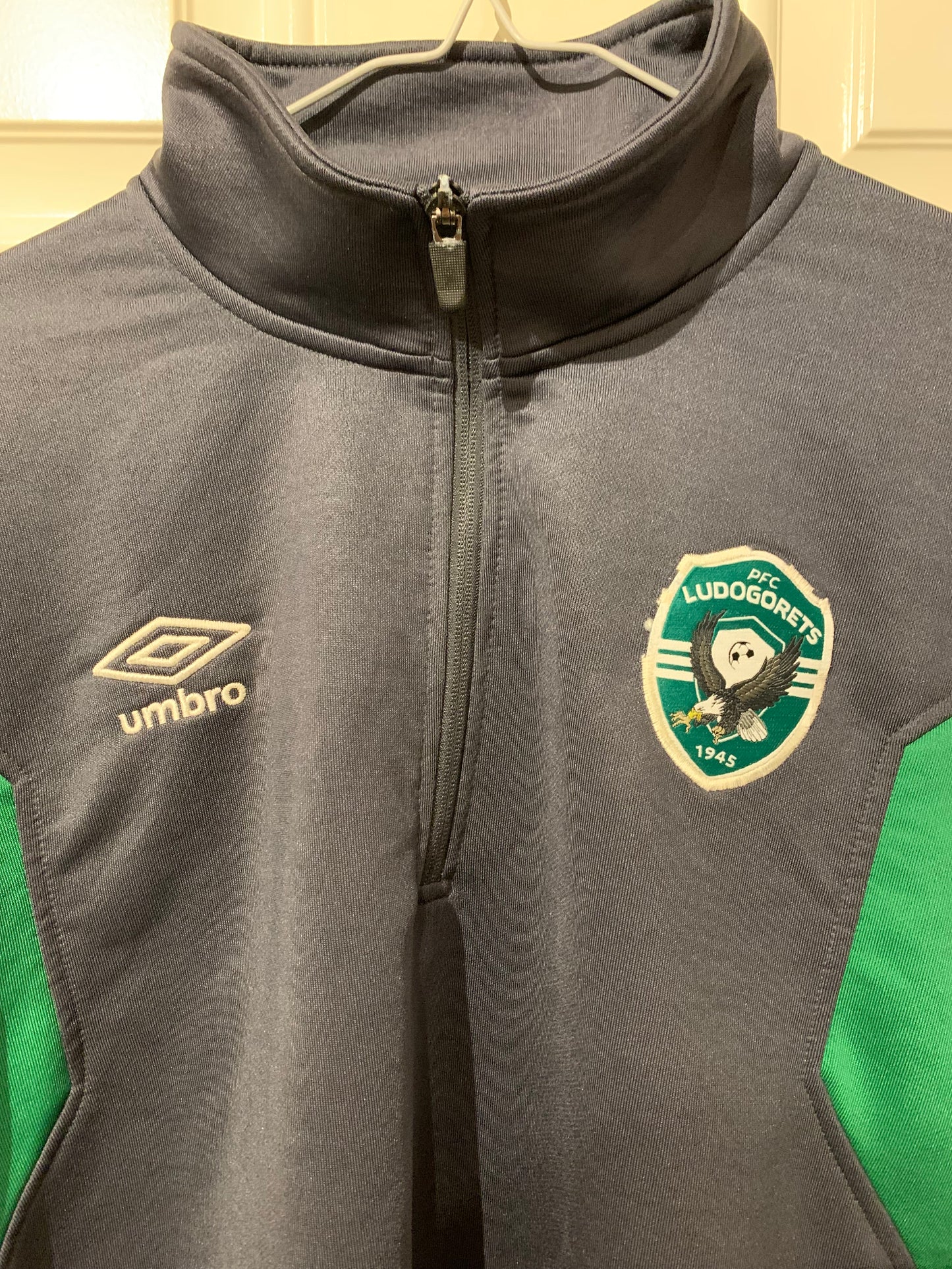 Umbro Ludogorets Razgrad 2017/2018/2019 1/4 Zip Sweatshirt (M)