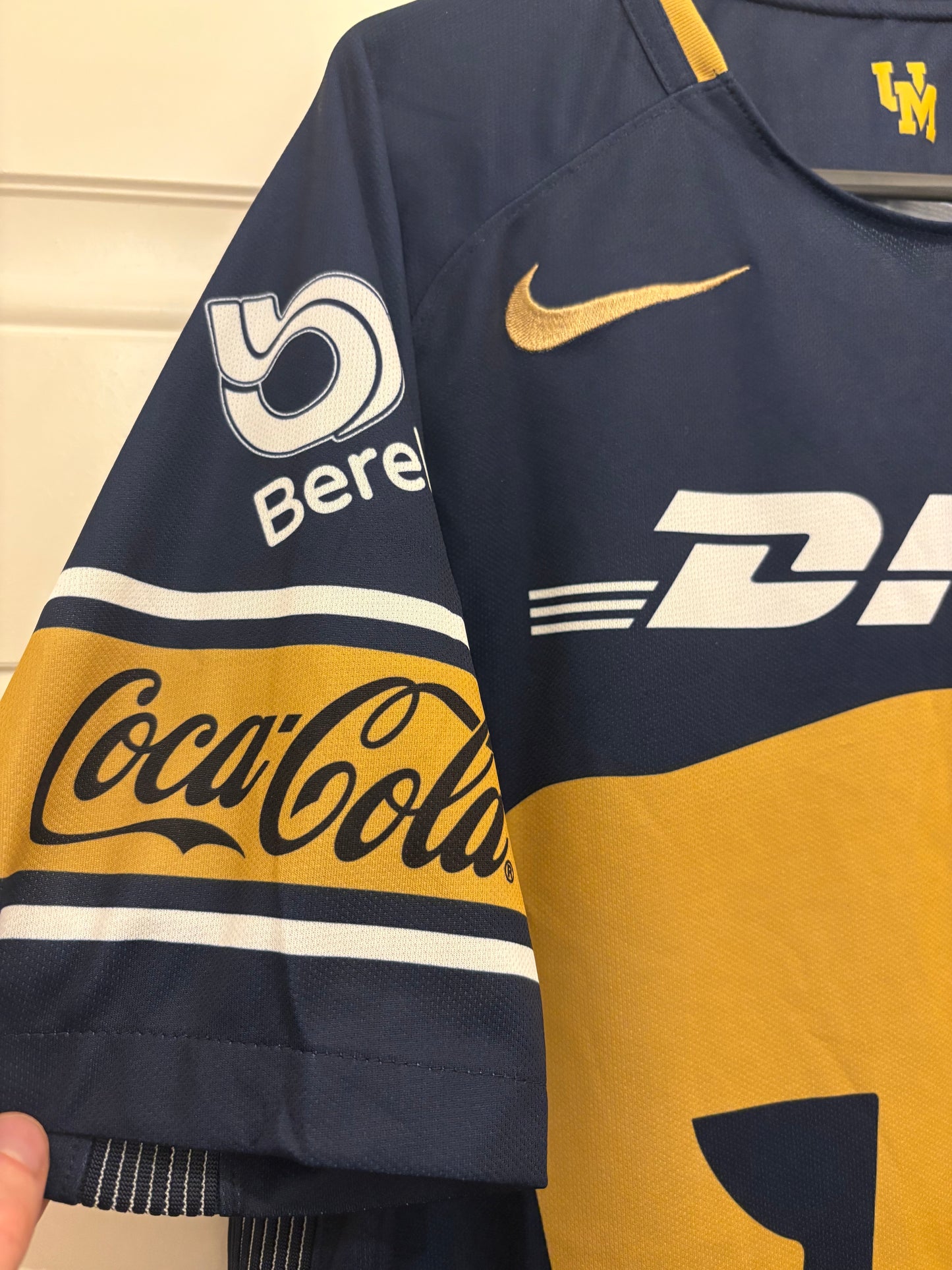 Nike Pumas UNAM 2017/2018 Home Shirt (M)