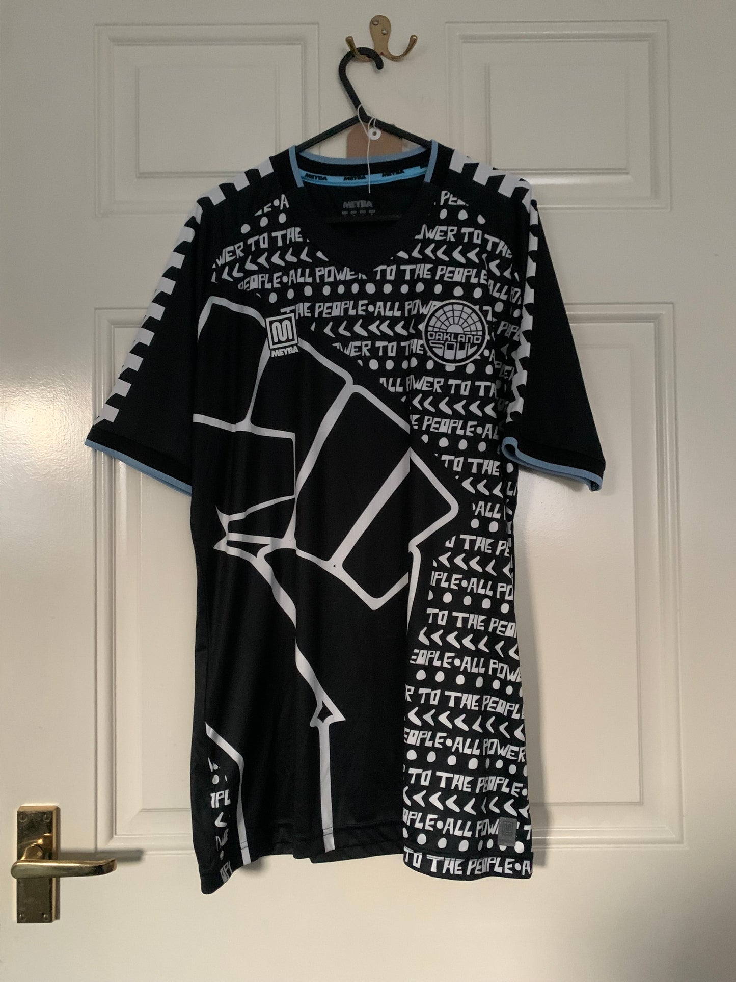 Meyba Oakland Roots 2022/2023 Limited Edition BLM Shirt (M)