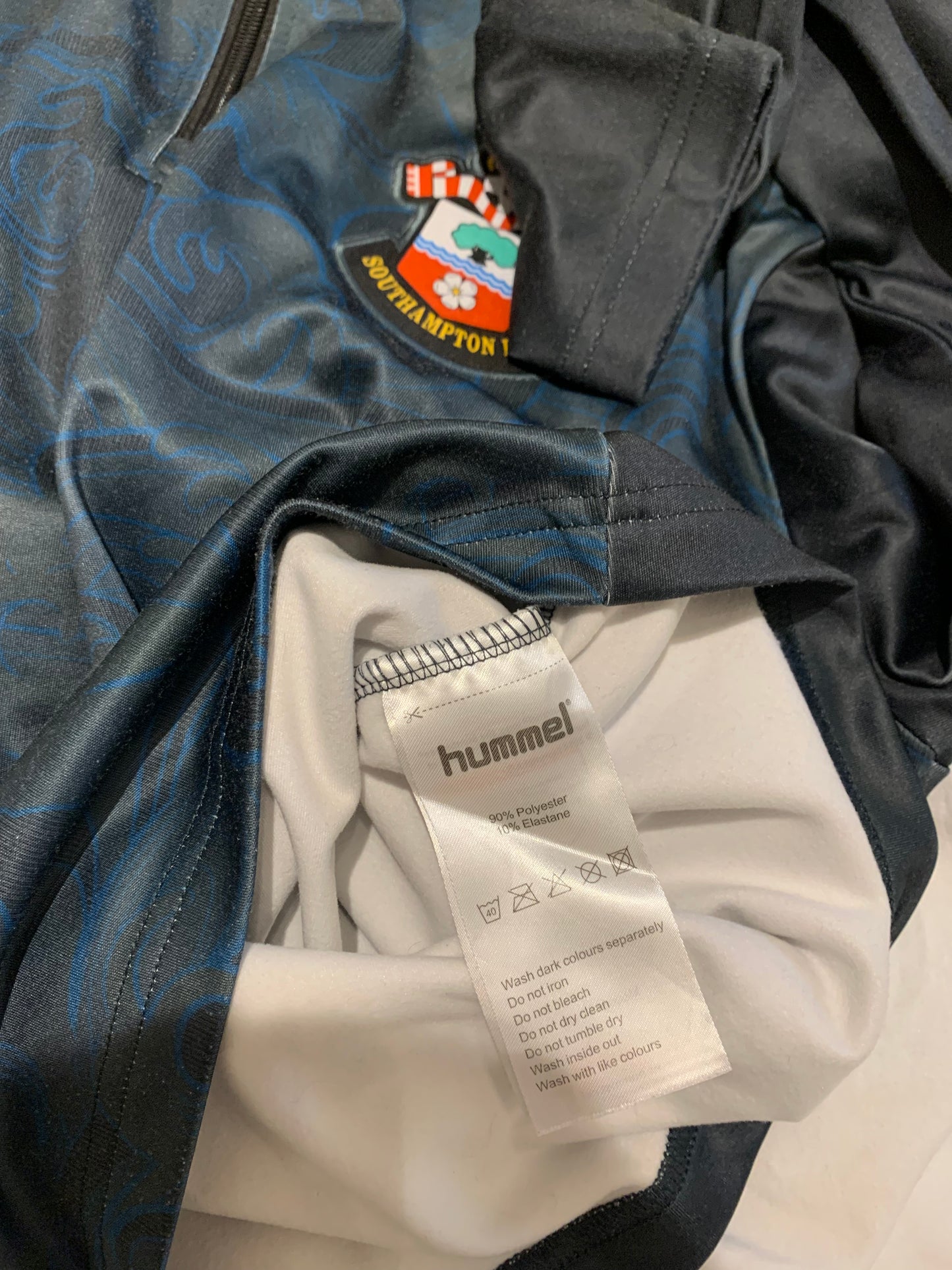 Hummel Southampton FC 2022/2023 Third 1/4 Zip Sweatshirt (M)