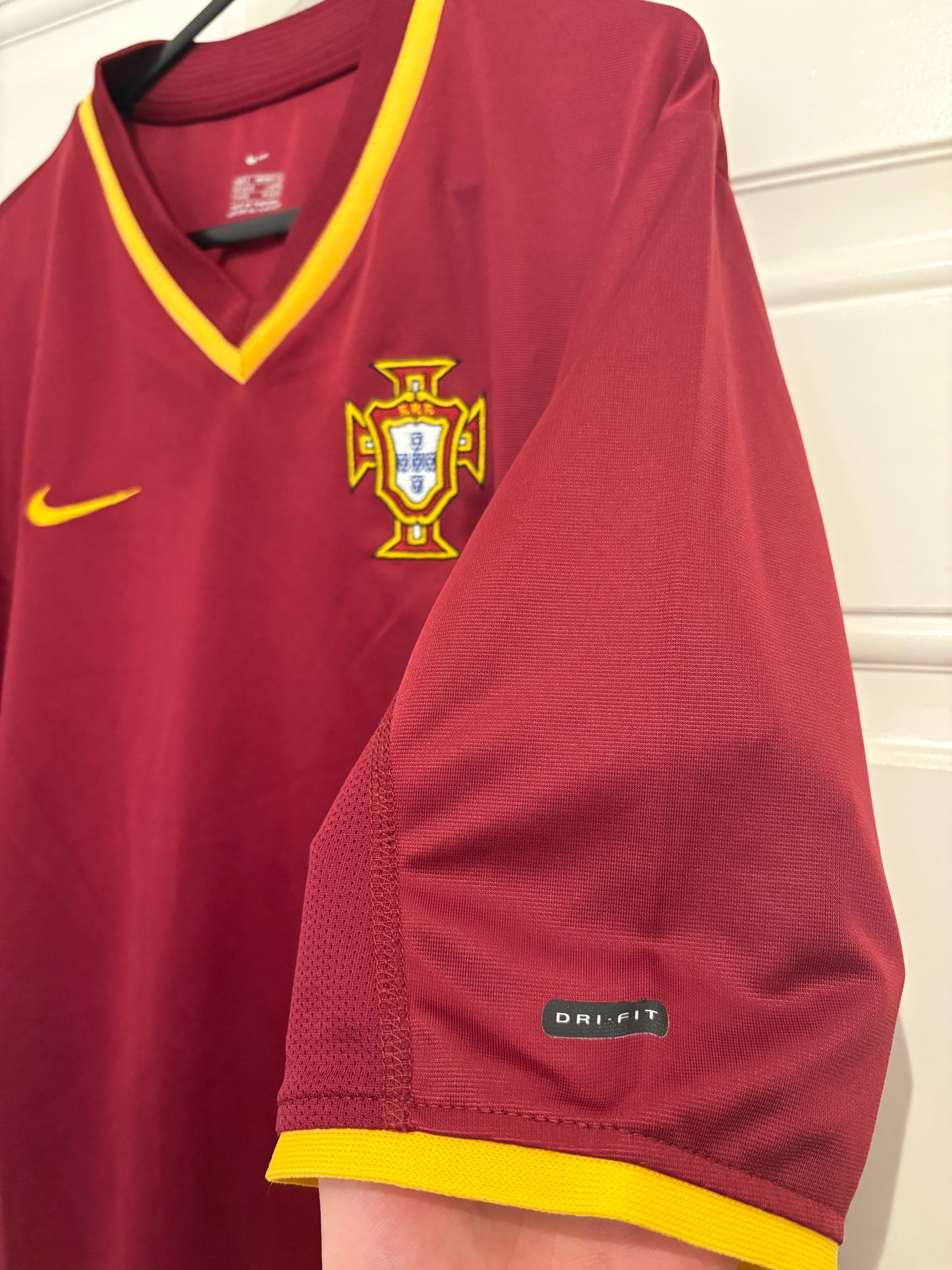 Nike Portugal 2000/2002 Home Shirt (S)