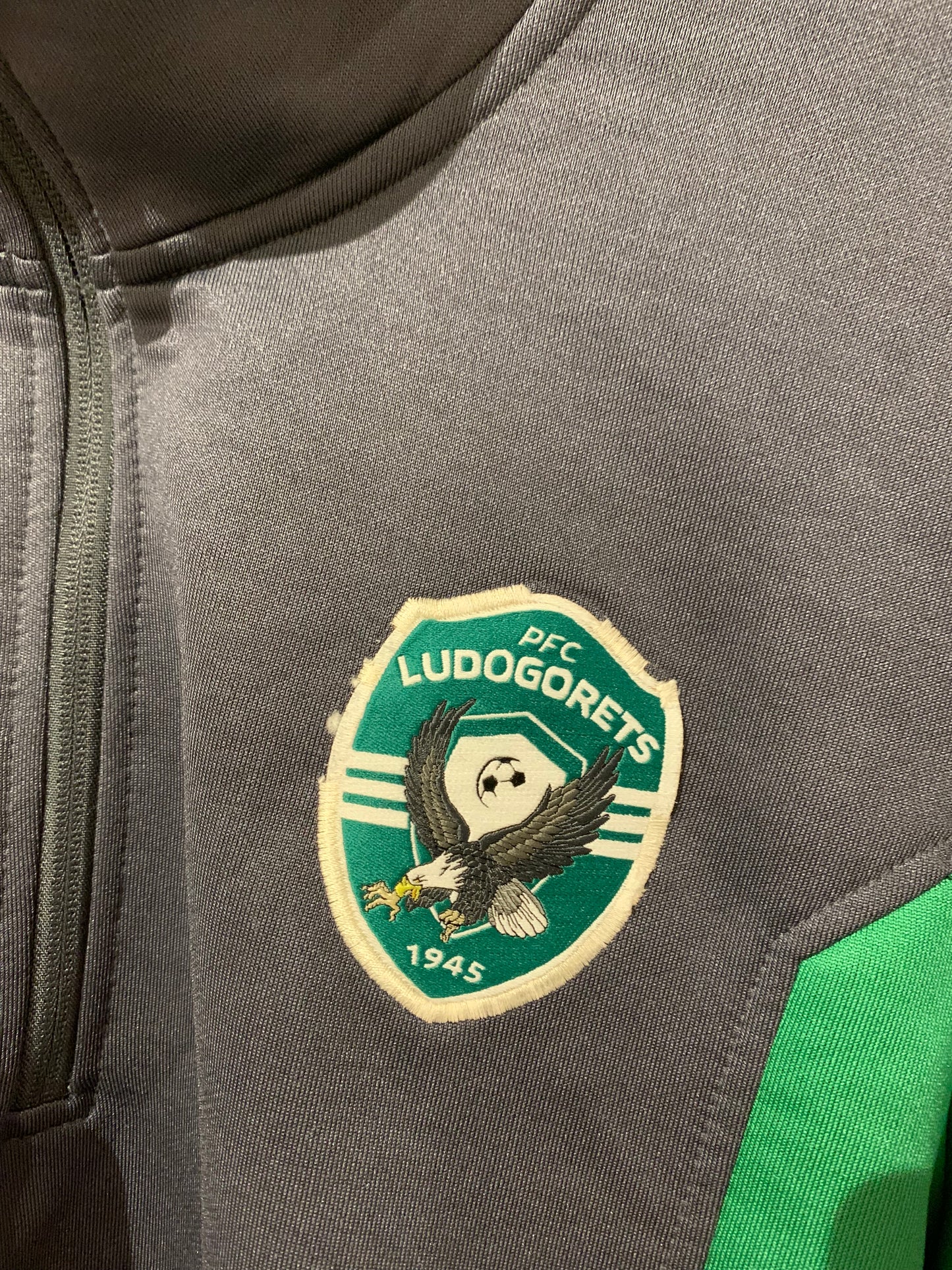 Umbro Ludogorets Razgrad 2017/2018/2019 1/4 Zip Sweatshirt (M)