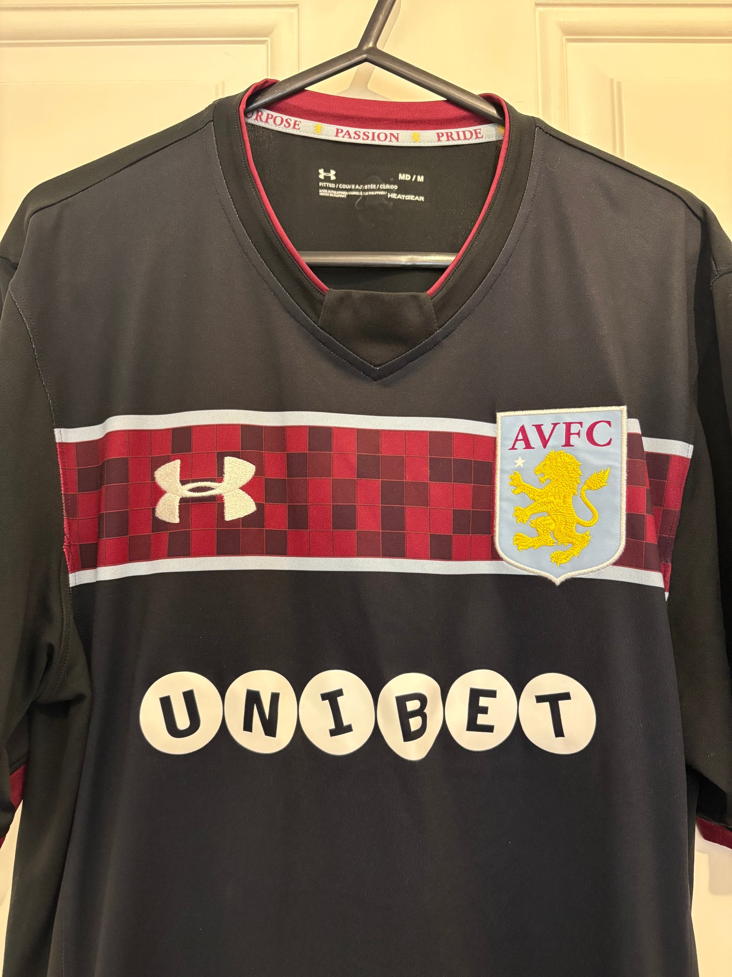 Under Armour Aston Villa 2017/2018 Away Shirt (M)