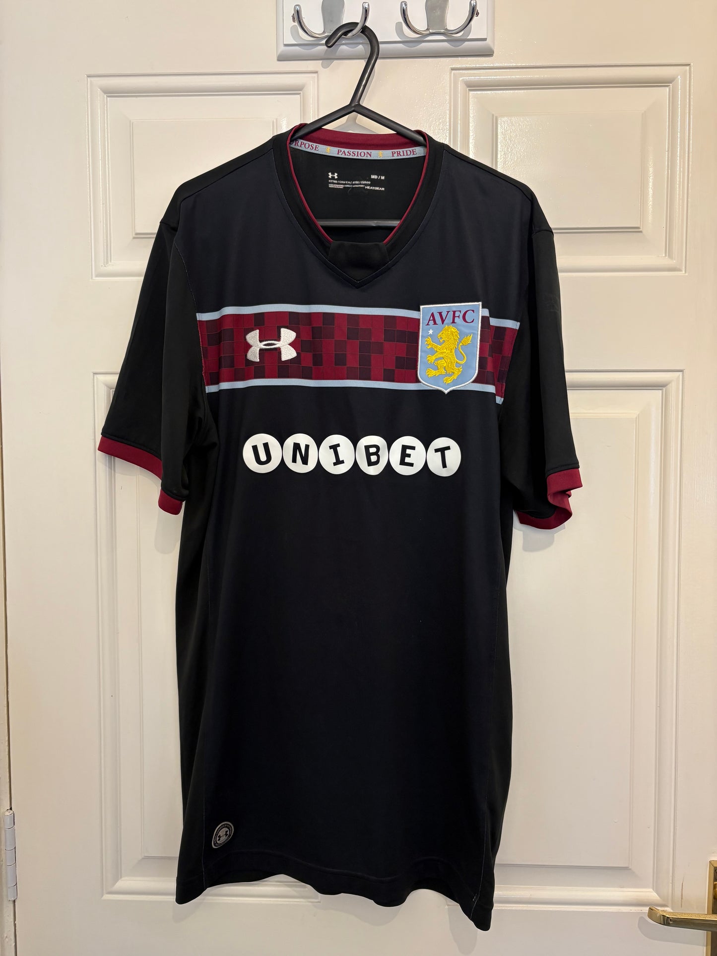 Under Armour Aston Villa 2017/2018 Away Shirt (M)