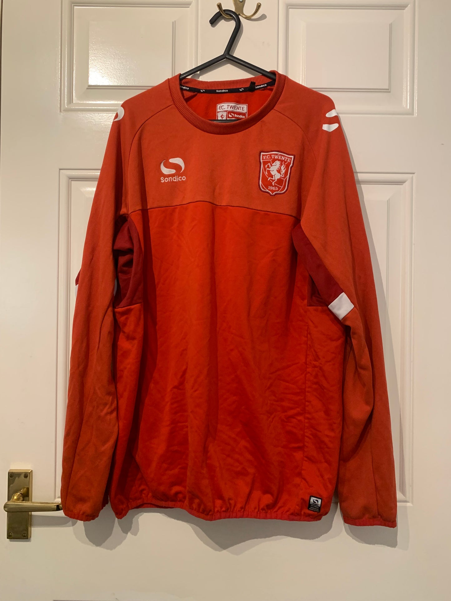 Sondico FC Twente 2016/2017/2018 Home Sweatshirt (M)
