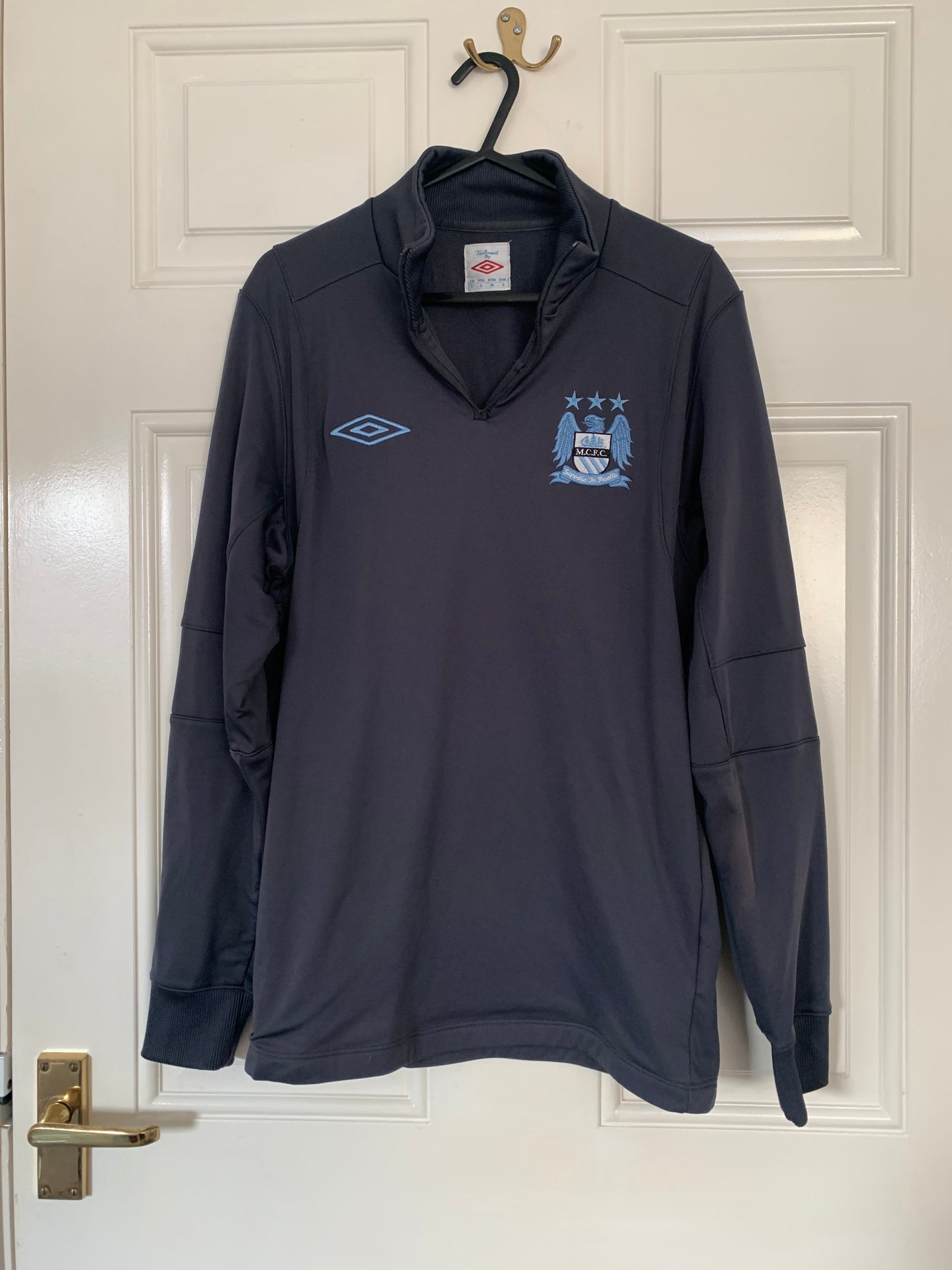 Umbro Manchester City 2010/2011 Sweatshirt (S)