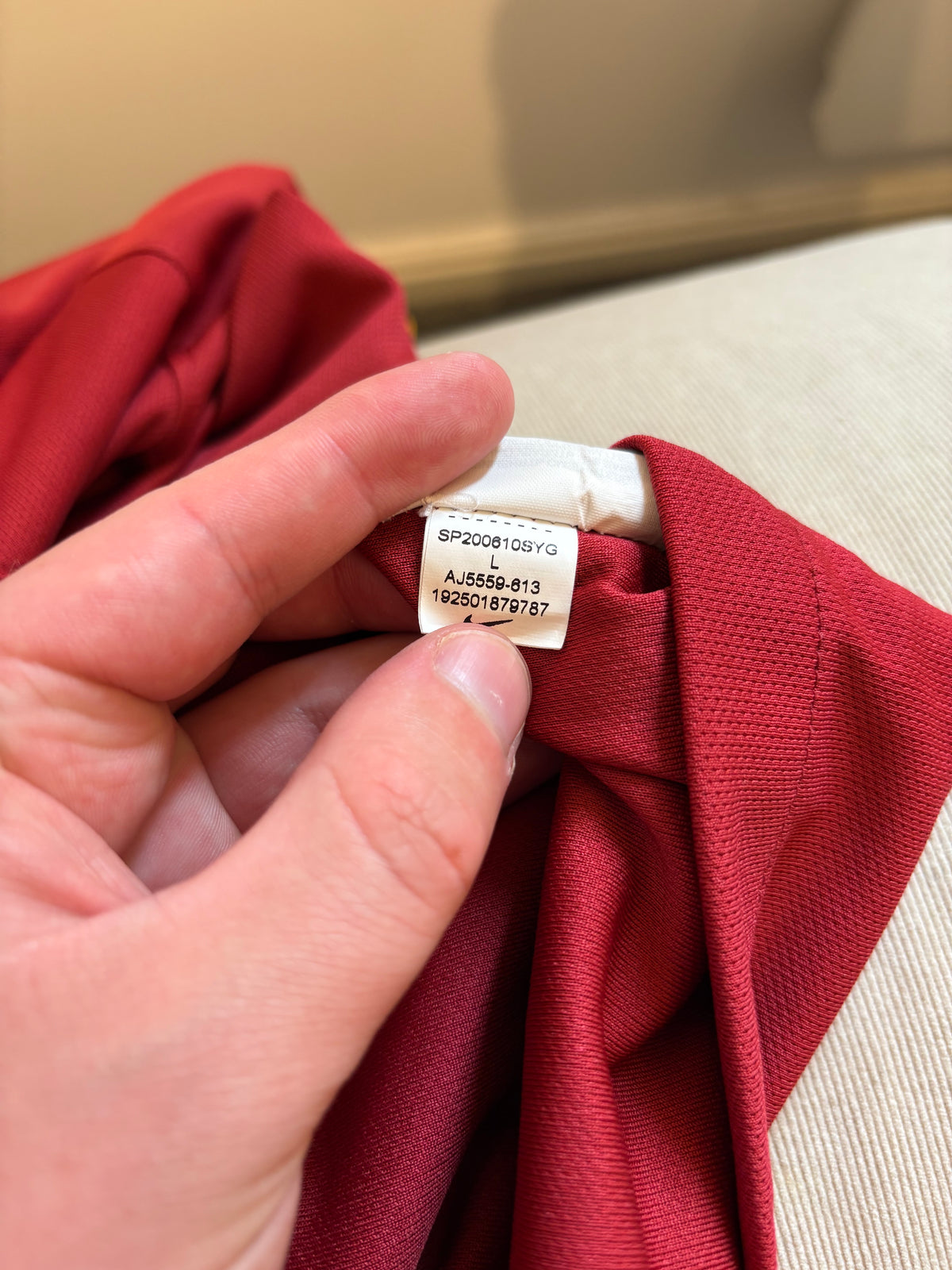 Nike AS Roma 2019/2020 Home Shirt (L)