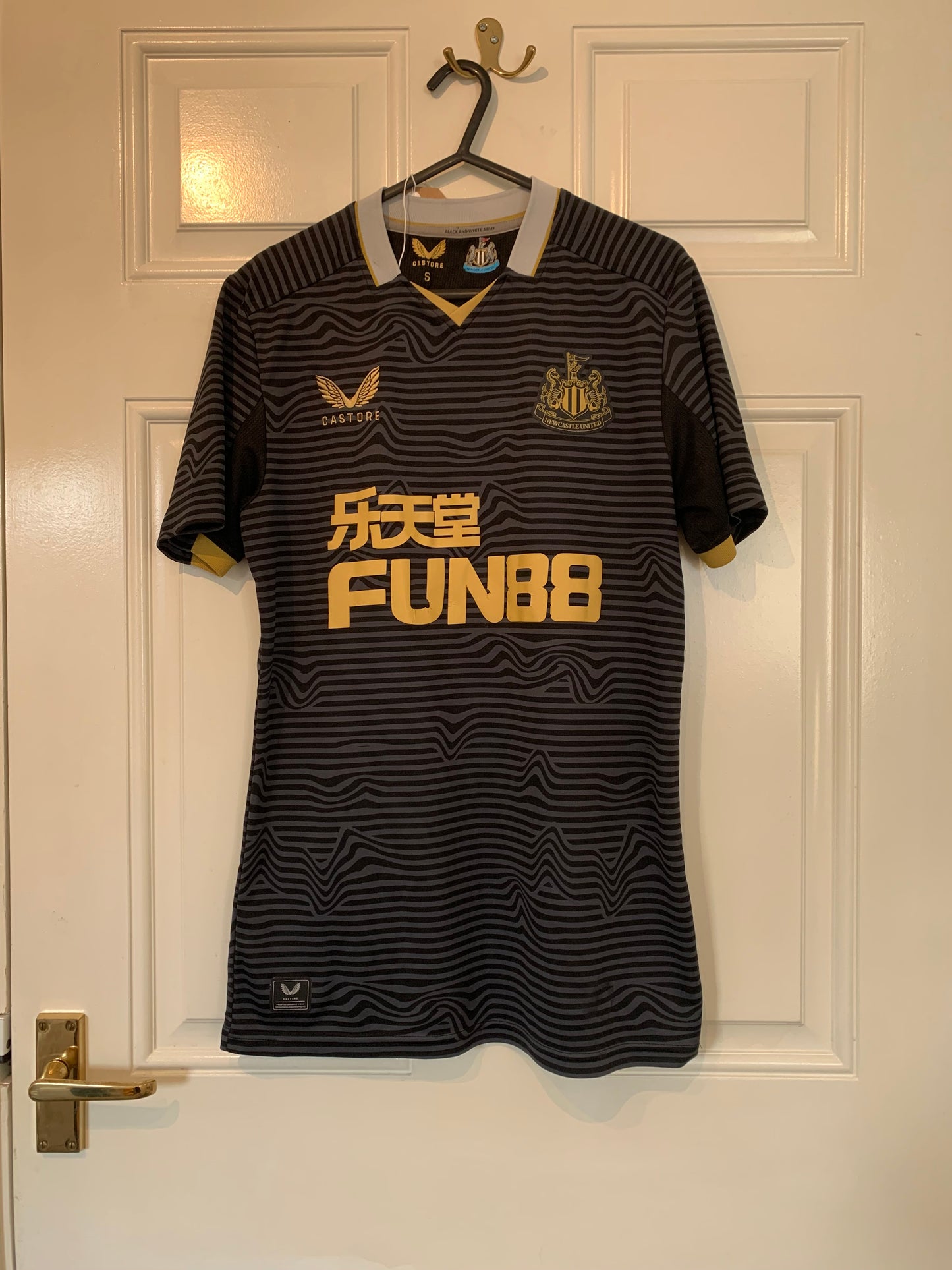 Castore Newcastle United 2021/2022 Away Shirt (S)