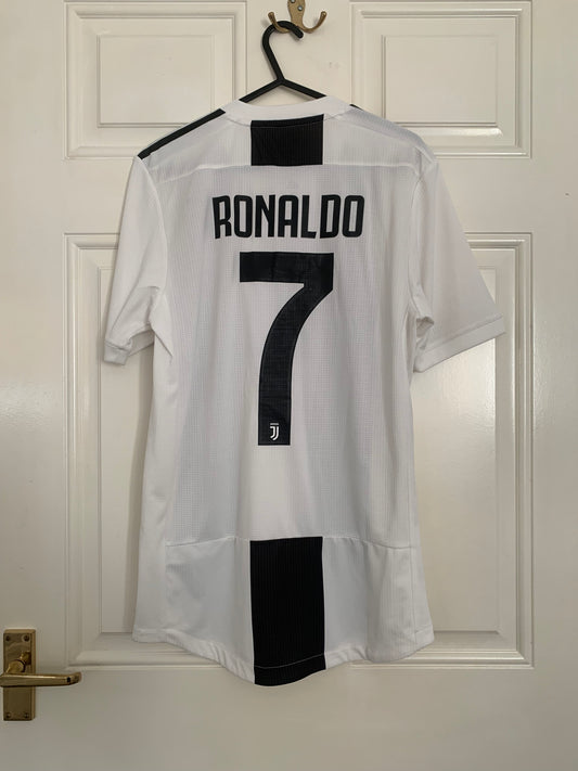 Adidas Juventus 2018/2019 Home Shirt Player Issue Ronaldo 7 (S)