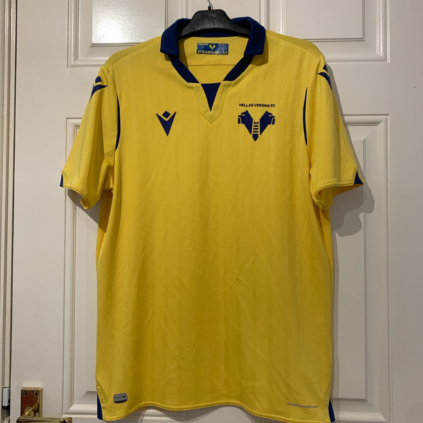 Macron Hellas Verona 2020/21 Away Shirt (M)